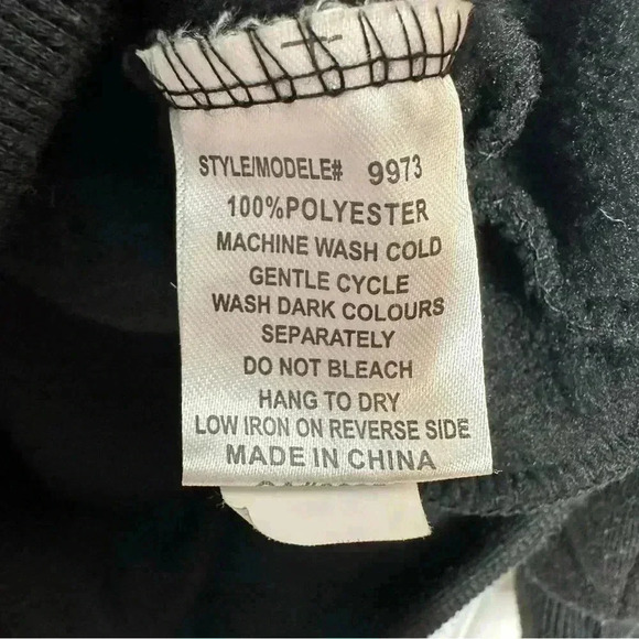 Happy Holidays! Christmas Snowman Sweatshirt Black Size Medium - Picture 9 of 16